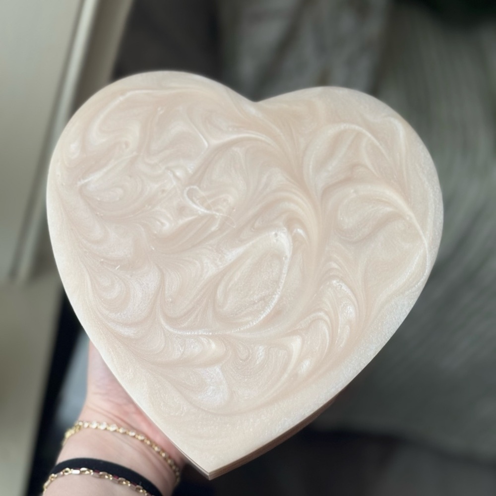 Cupcakes & Cashmere resin heart magnetic box